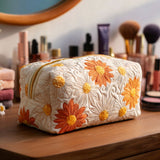 Bolsa de Maquillaje Acolchada con Charm de Margarita